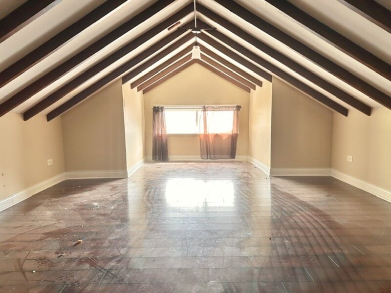 7949 S Manistee Avenue Chicago IL 60617