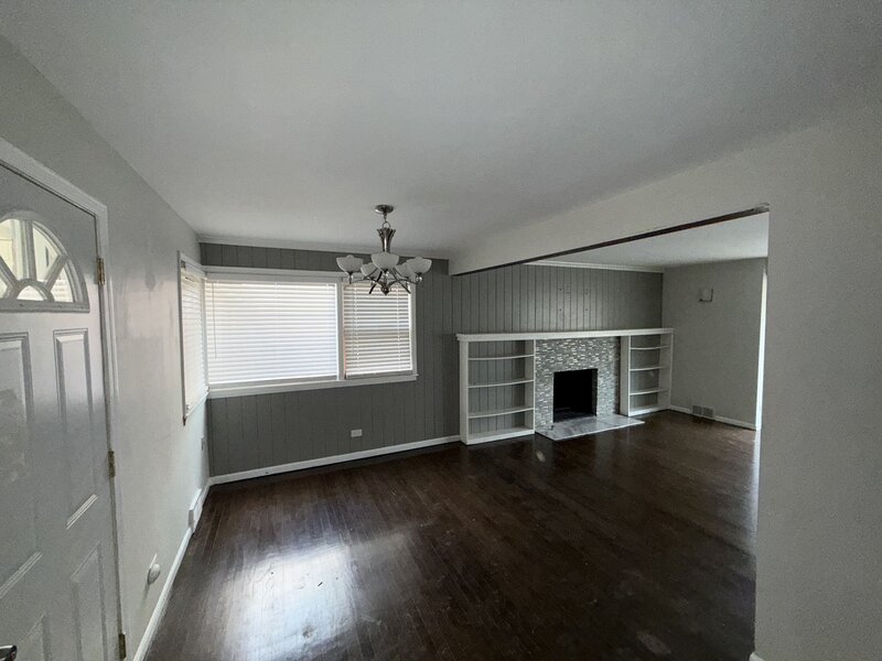 7 W 148th Street Dolton IL 60419