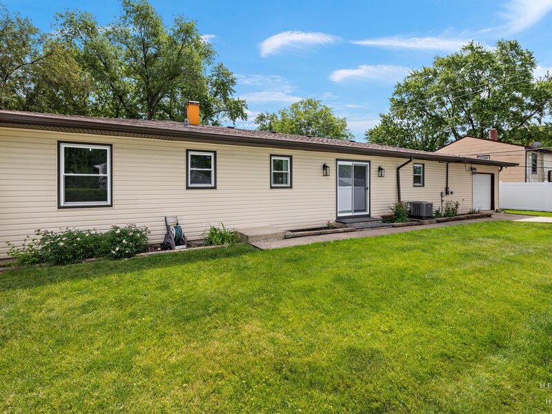 6910 Juniper Street Hanover Park IL 60133