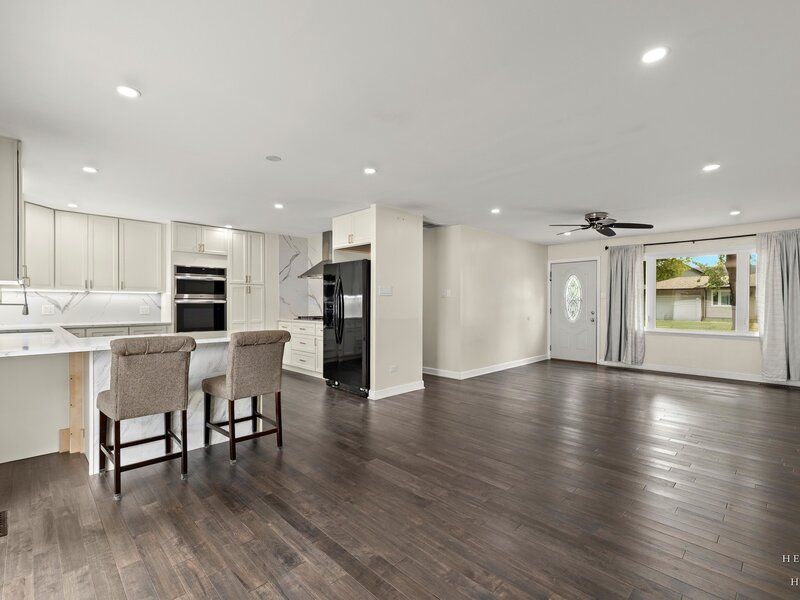 6910 Juniper Street Hanover Park IL 60133