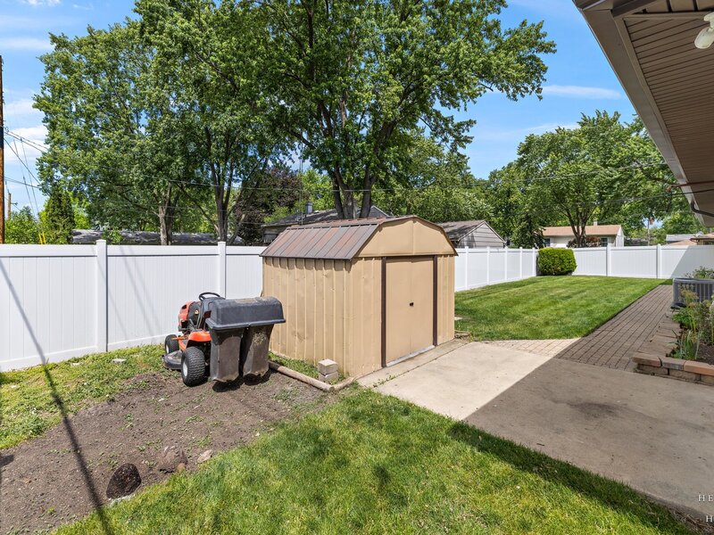 6910 Juniper Street Hanover Park IL 60133