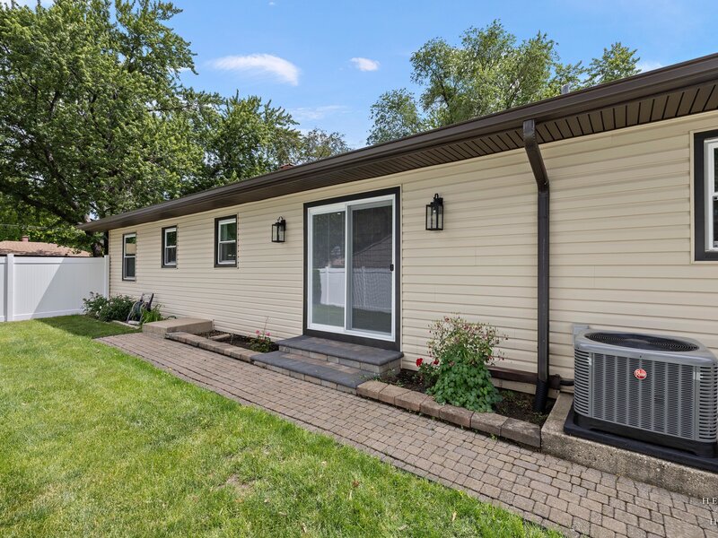 6910 Juniper Street Hanover Park IL 60133