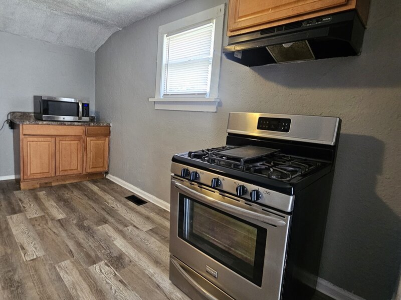 218 Oakwood Avenue Rockford IL 61101