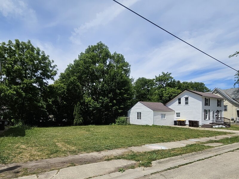 218 Oakwood Avenue Rockford IL 61101