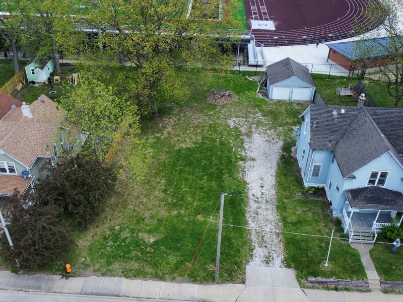 1813 Avenue Of The Cities Avenue Moline IL 61265