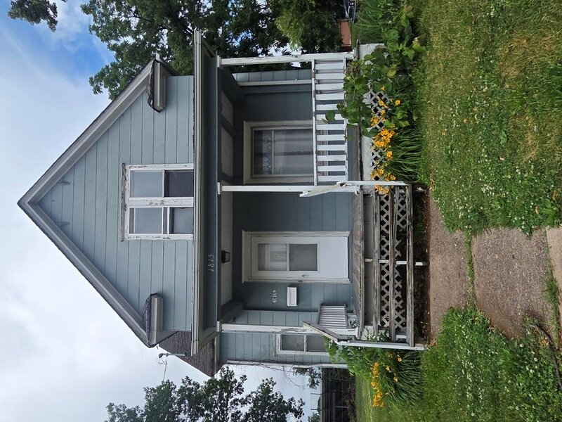 1813 Avenue Of The Cities Avenue Moline IL 61265