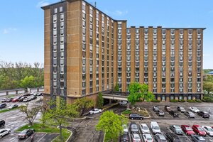 Photo of 1 Renaissance Place Palatine IL 60067 Unit 1105