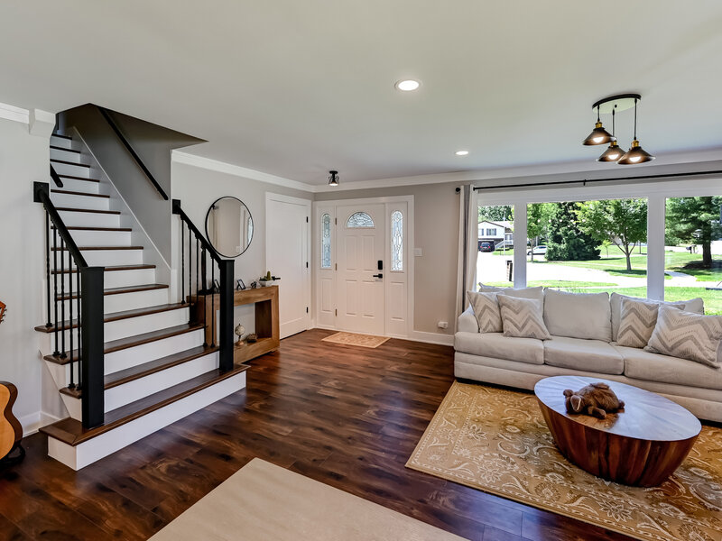 926 Holliston Court Schaumburg IL 60193