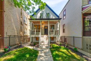 Photo of 1826 W Farragut Avenue Chicago IL 60640
