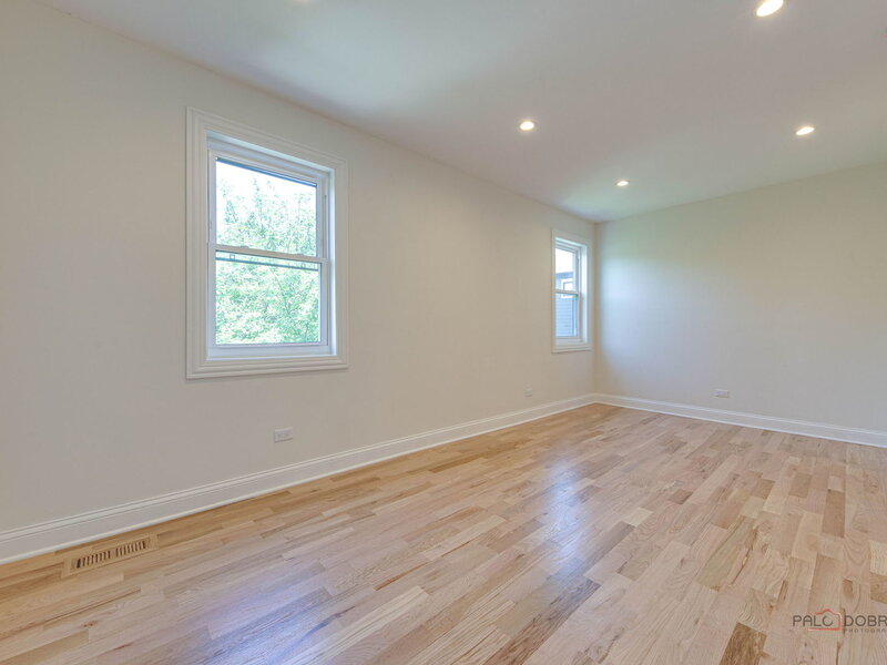 1826 W Farragut Avenue Chicago IL 60640