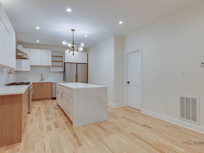1826 W Farragut Avenue Chicago IL 60640