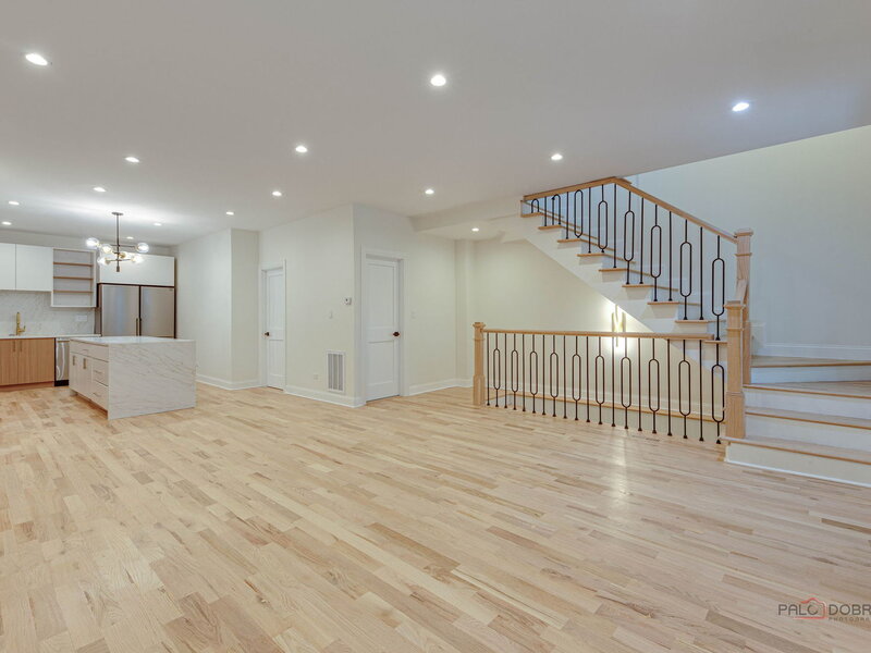 1826 W Farragut Avenue Chicago IL 60640