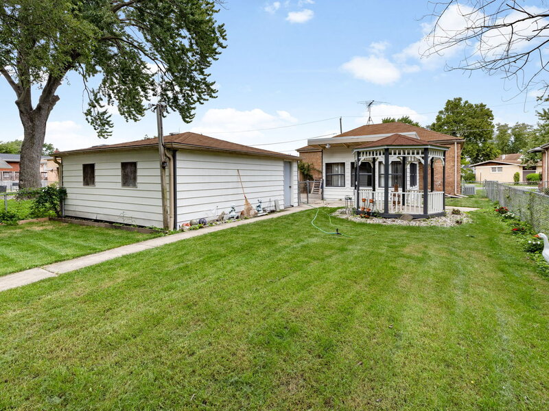 360 Streamside Drive Harvey IL 60426