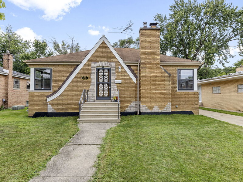 360 Streamside Drive Harvey IL 60426