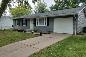 Photo of 2211 Waveland Drive Bettendorf IA 52722