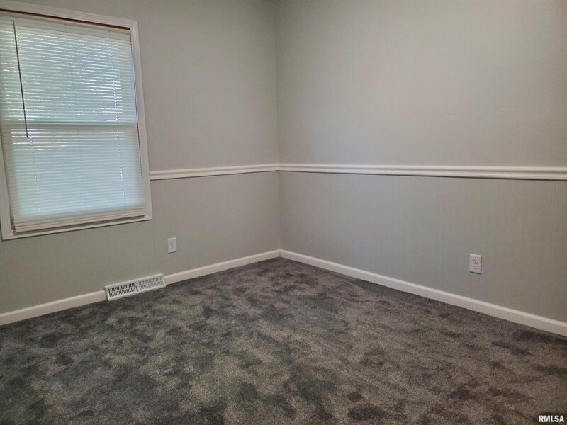 2211 Waveland Drive Bettendorf IA 52722
