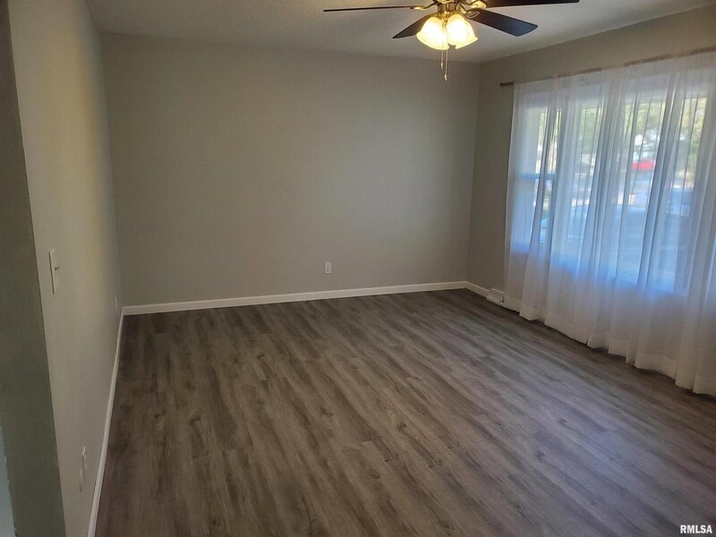 2211 Waveland Drive Bettendorf IA 52722