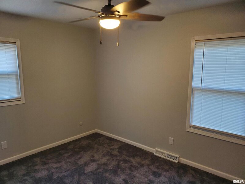 2211 Waveland Drive Bettendorf IA 52722
