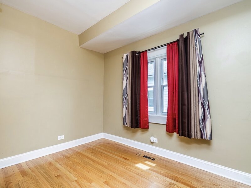 1910 Dewey Avenue Evanston IL 60201