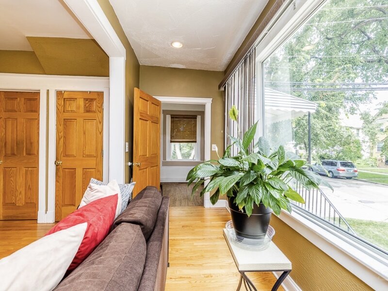 1910 Dewey Avenue Evanston IL 60201