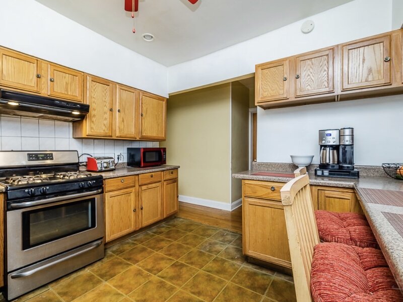 1910 Dewey Avenue Evanston IL 60201