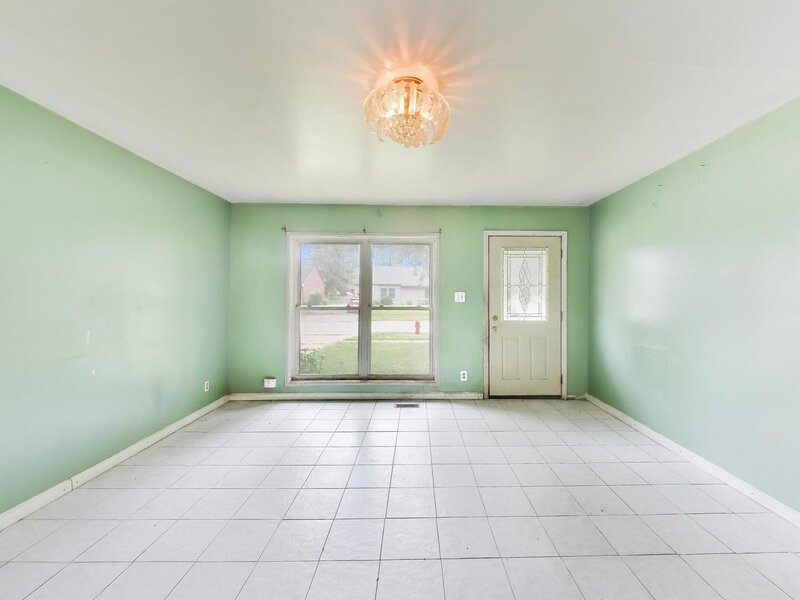619 Parkside Circle Streamwood IL 60107