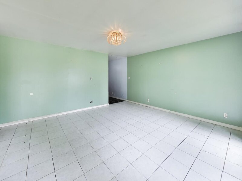 619 Parkside Circle Streamwood IL 60107