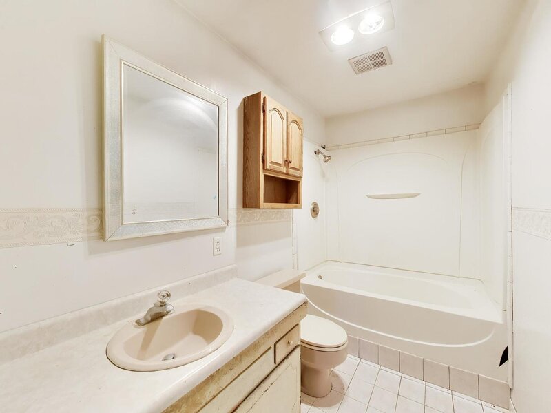 619 Parkside Circle Streamwood IL 60107