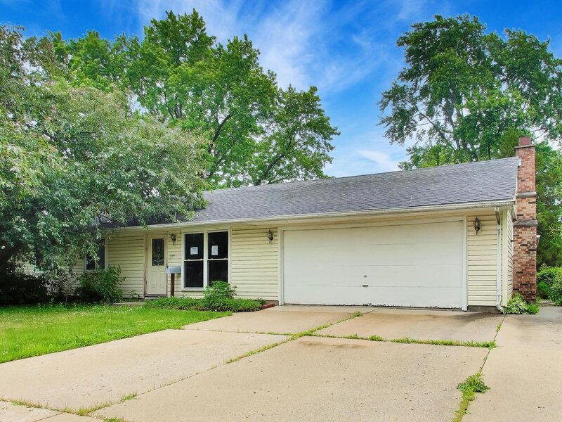 619 Parkside Circle Streamwood IL 60107