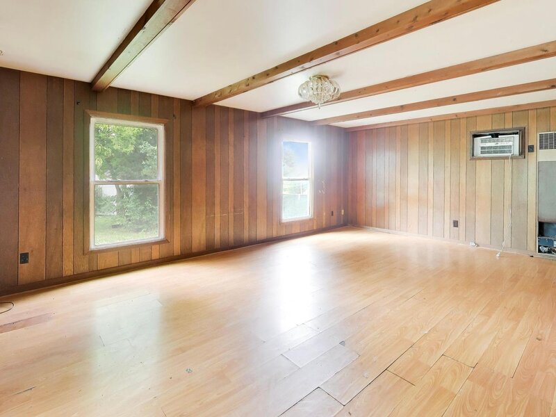 619 Parkside Circle Streamwood IL 60107
