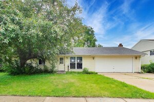Photo of 619 Parkside Circle Streamwood IL 60107