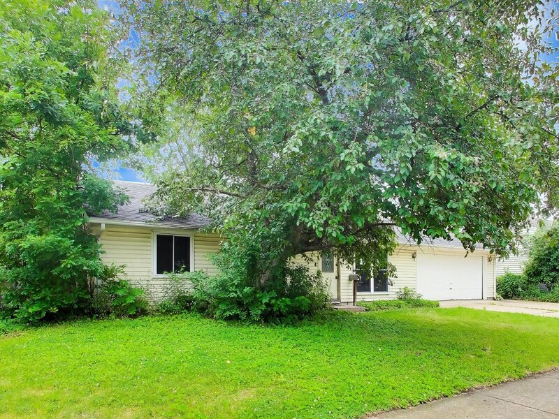 619 Parkside Circle Streamwood IL 60107