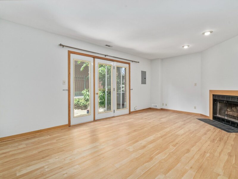 604 S Laflin Street Chicago IL 60607