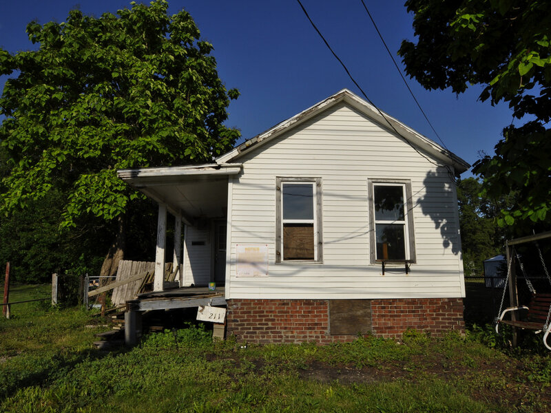 211 S Sterling Street Streator IL 61364