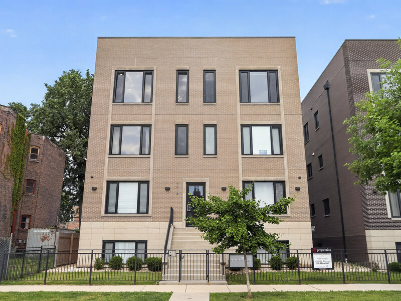 4816 S Saint Lawrence Avenue Chicago IL 60615