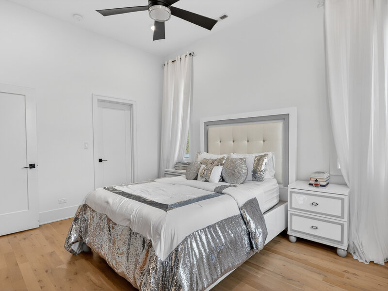 4816 S Saint Lawrence Avenue Chicago IL 60615