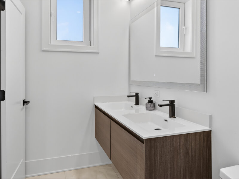 4816 S Saint Lawrence Avenue Chicago IL 60615