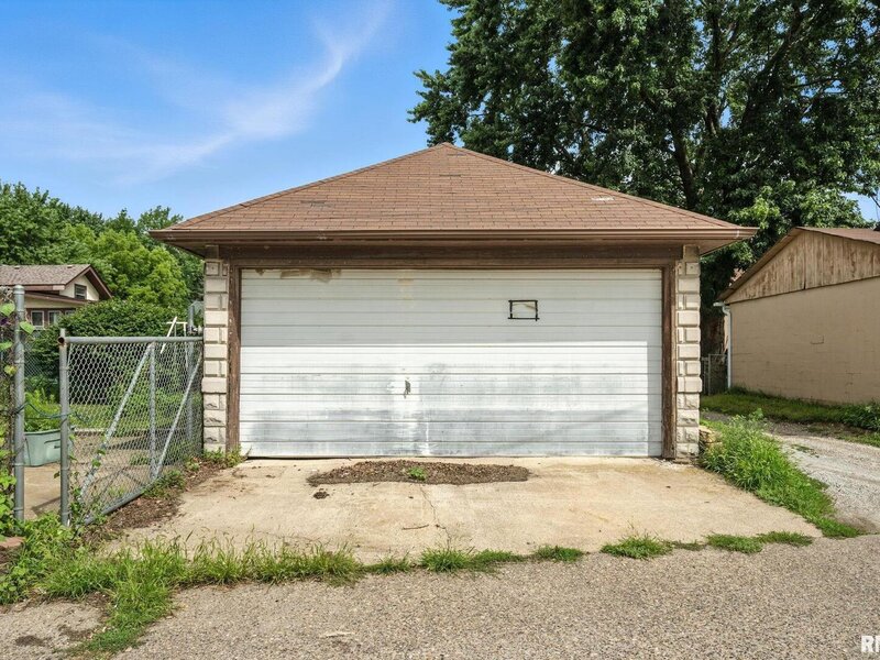 815 S Dittmer Street Davenport IA 52802