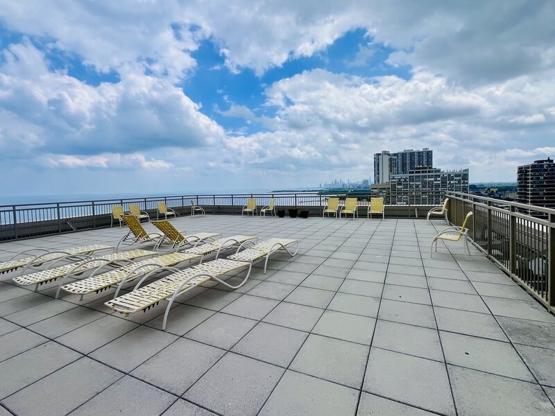 6301 N Sheridan Road Chicago IL 60660