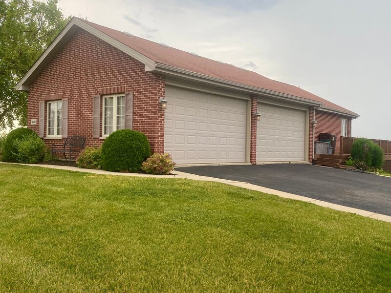1610 Rolling Pass Beecher IL 60401