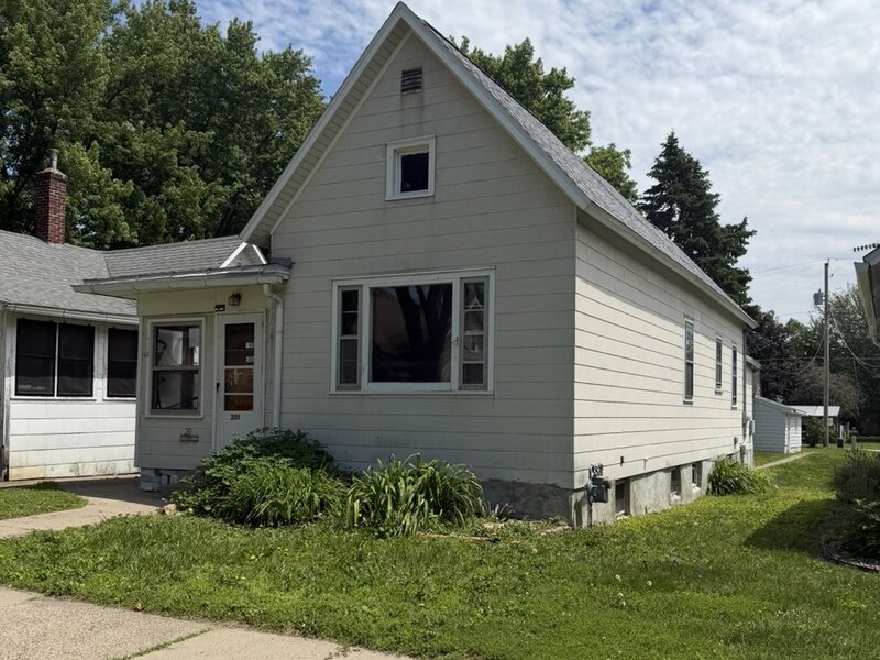 201 Fayette Street Clinton IA 52732