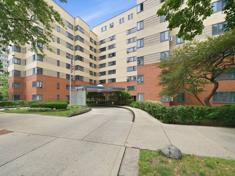5044 N Marine Drive Chicago IL 60640