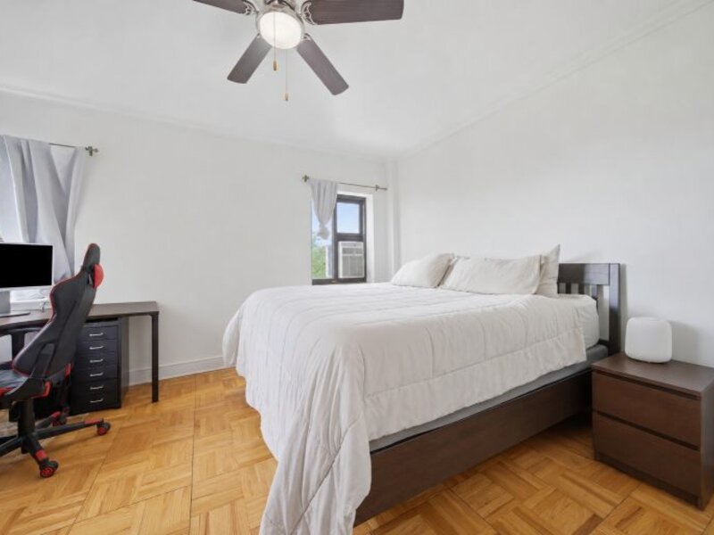 5044 N Marine Drive Chicago IL 60640