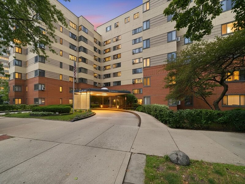 5044 N Marine Drive Chicago IL 60640