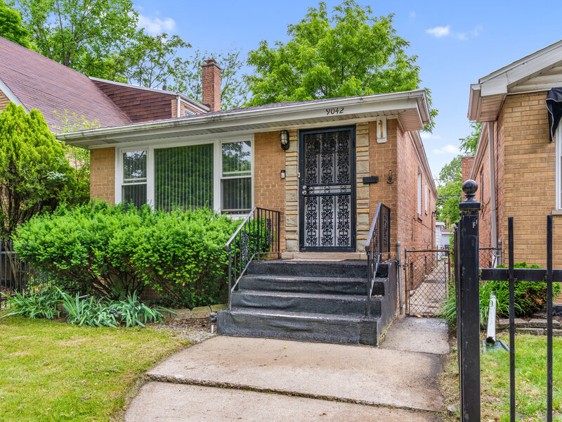 9042 S Ellis Avenue Chicago IL 60619