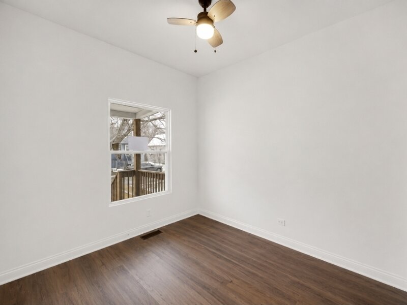 8008 S Muskegon Avenue Chicago IL 60617