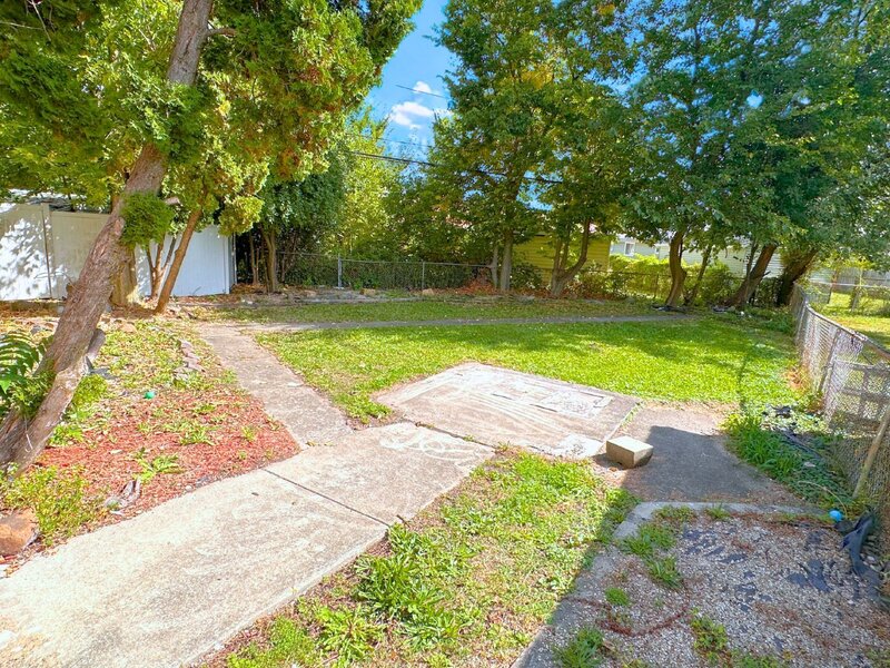 14039 S Claire Boulevard Robbins IL 60472