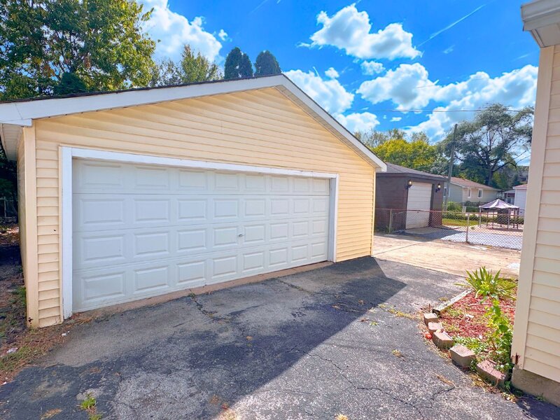 14039 S Claire Boulevard Robbins IL 60472