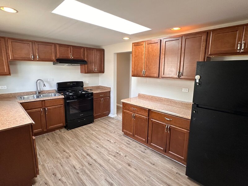 14039 S Claire Boulevard Robbins IL 60472
