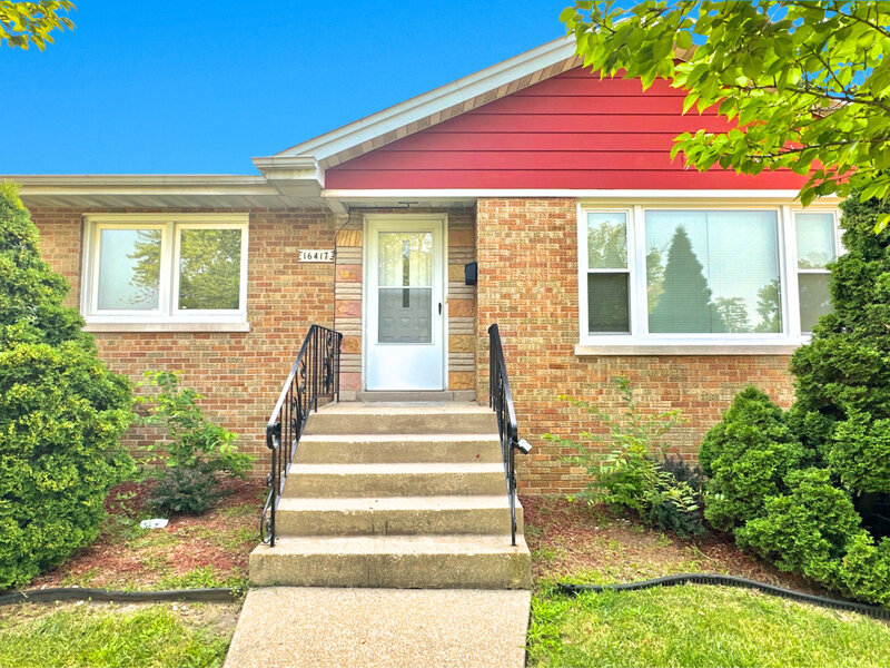 16417 School Street South Holland IL 60473